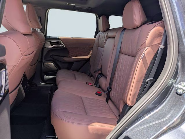 2026 Graphite Gray/Black Roof Mitsubishi Outlander SEL FWD SUV