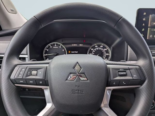 2026 Black Diamond Mitsubishi Outlander LE FWD SUV