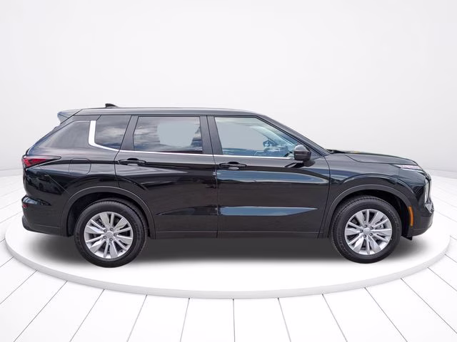 2026 Black Diamond Mitsubishi Outlander LE FWD SUV