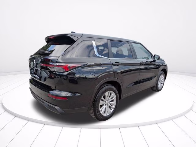 2026 Black Diamond Mitsubishi Outlander LE FWD SUV