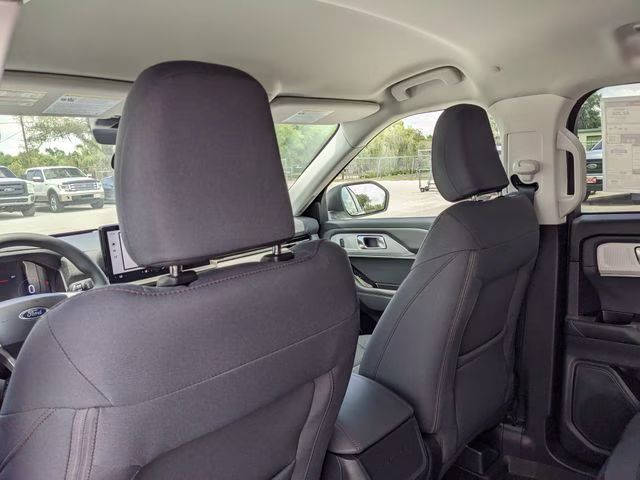 2026 Oxford White Ford Explorer Active 4X4 SUV