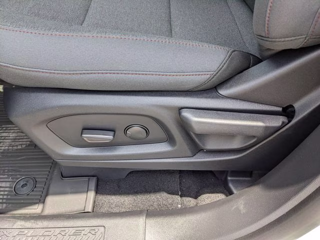 2026 Oxford White Ford Explorer Active 4X4 SUV