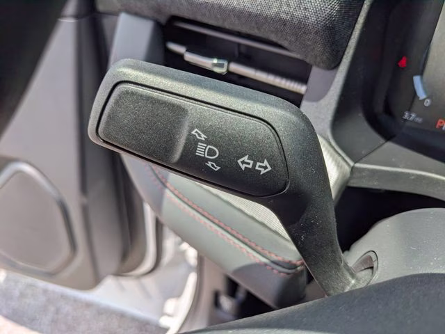 2026 Oxford White Ford Explorer Active 4X4 SUV