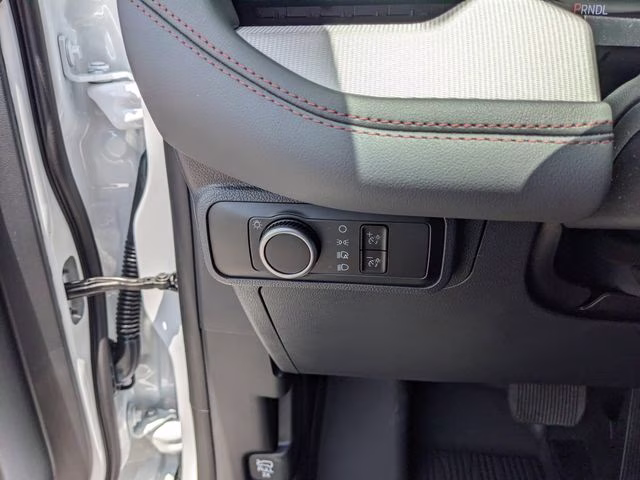 2026 Oxford White Ford Explorer Active 4X4 SUV