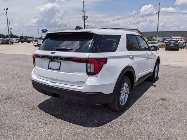 2026 Oxford White Ford Explorer Active 4X4 SUV