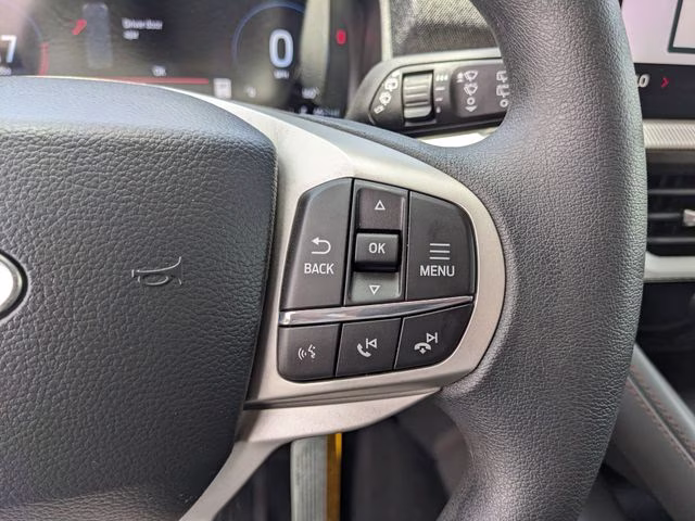 2026 Oxford White Ford Explorer Active 4X4 SUV