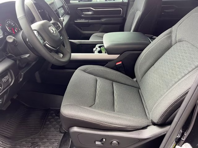 2026 Diamond Black Crystal Pearlcoat Ram 1500 Big Horn 4X4 Truck