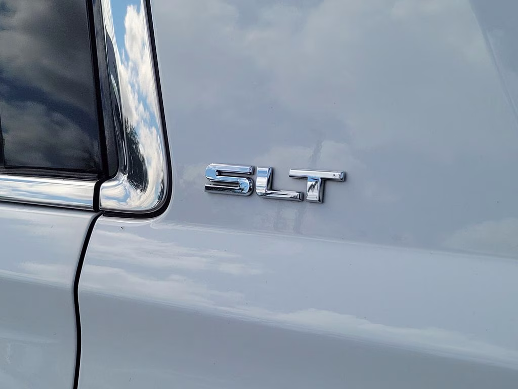 2017 Summit White GMC Yukon SLT RWD SUV