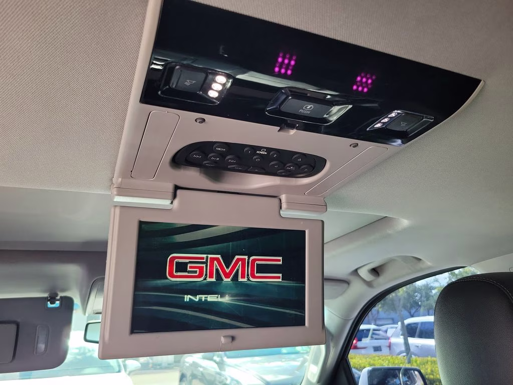 2017 Summit White GMC Yukon SLT RWD SUV