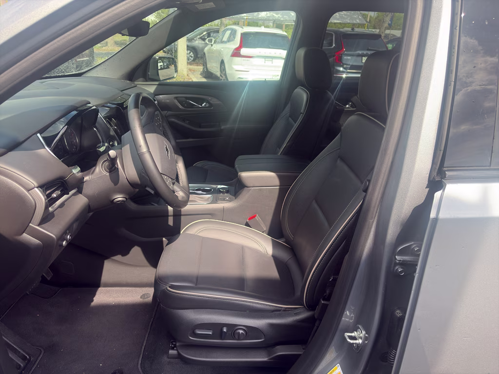 2024 Sterling Gray Metallic Chevrolet Traverse Limited Premier FWD SUV