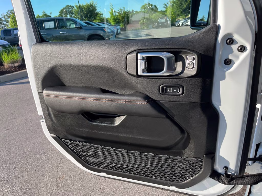 2022 Bright White Clearcoat Jeep Gladiator Mojave 4X4 Truck