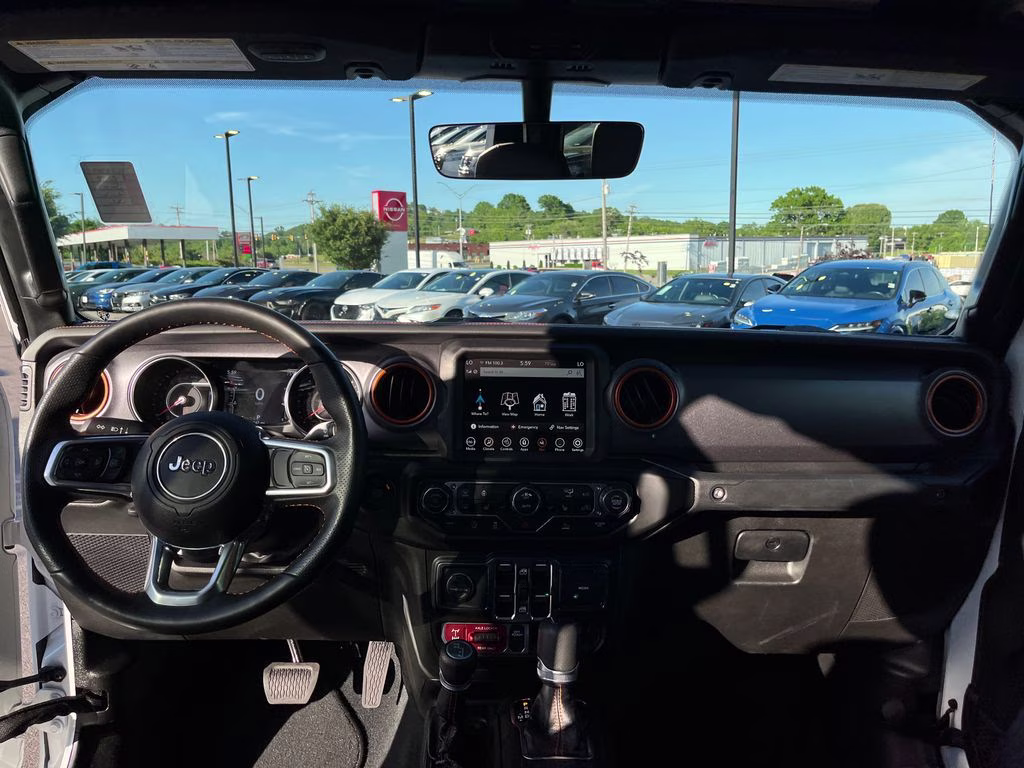 2022 Bright White Clearcoat Jeep Gladiator Mojave 4X4 Truck