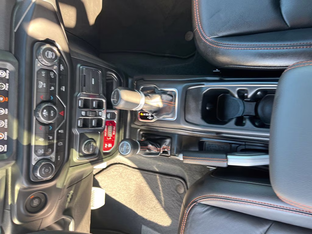 2022 Bright White Clearcoat Jeep Gladiator Mojave 4X4 Truck