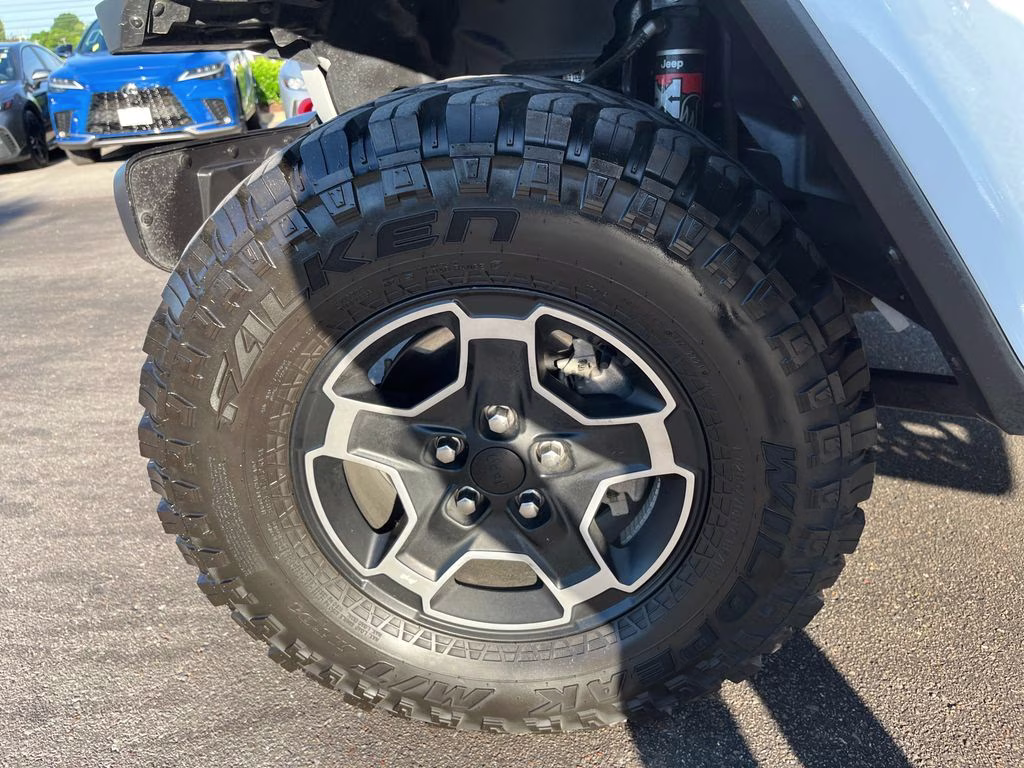 2022 Bright White Clearcoat Jeep Gladiator Mojave 4X4 Truck