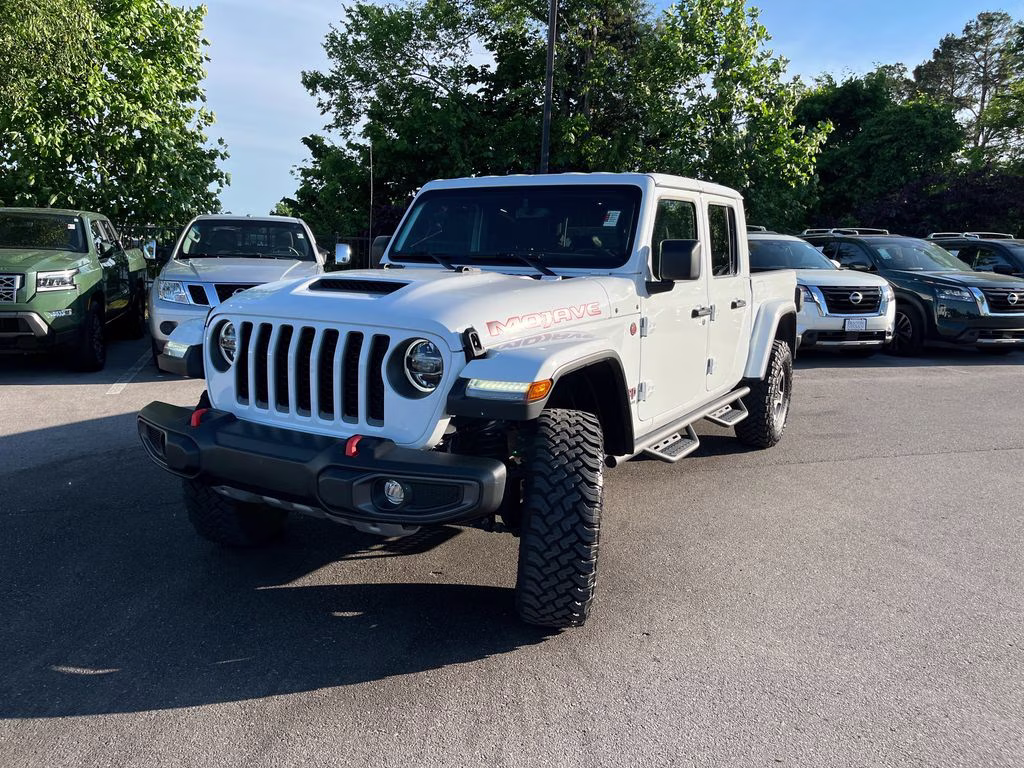 2022 Bright White Clearcoat Jeep Gladiator Mojave 4X4 Truck