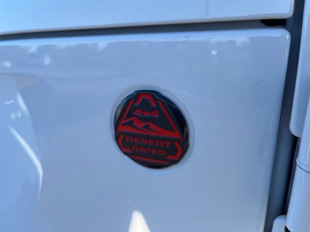 2022 Bright White Clearcoat Jeep Gladiator Mojave 4X4 Truck