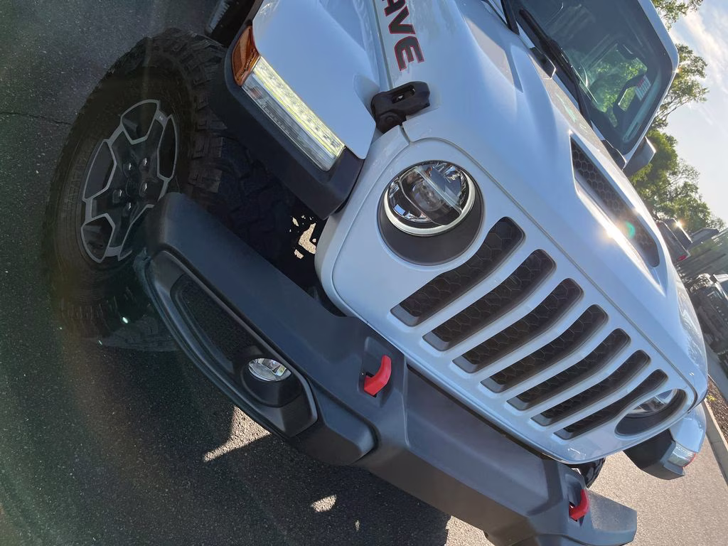 2022 Bright White Clearcoat Jeep Gladiator Mojave 4X4 Truck