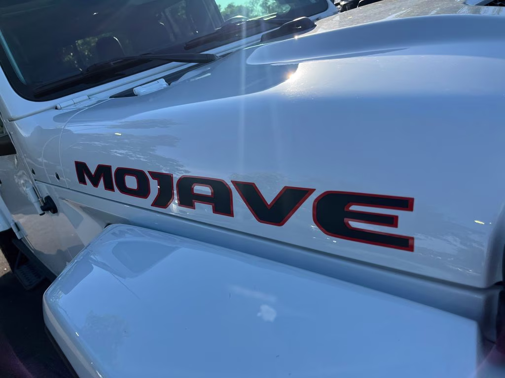 2022 Bright White Clearcoat Jeep Gladiator Mojave 4X4 Truck