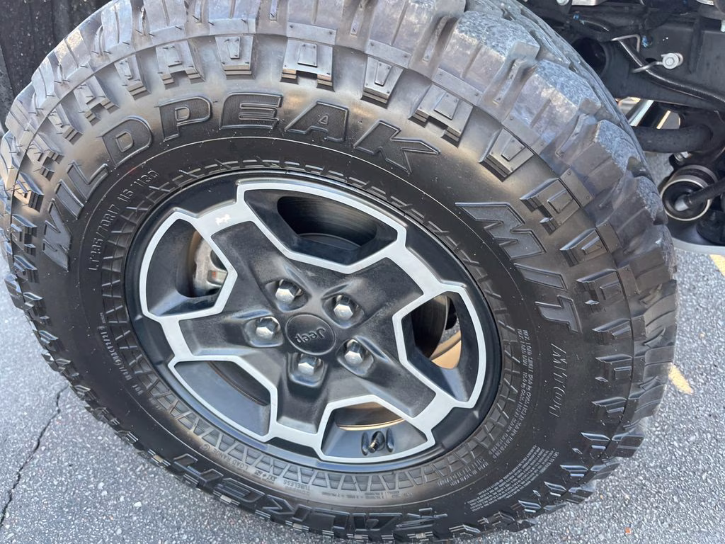 2022 Bright White Clearcoat Jeep Gladiator Mojave 4X4 Truck
