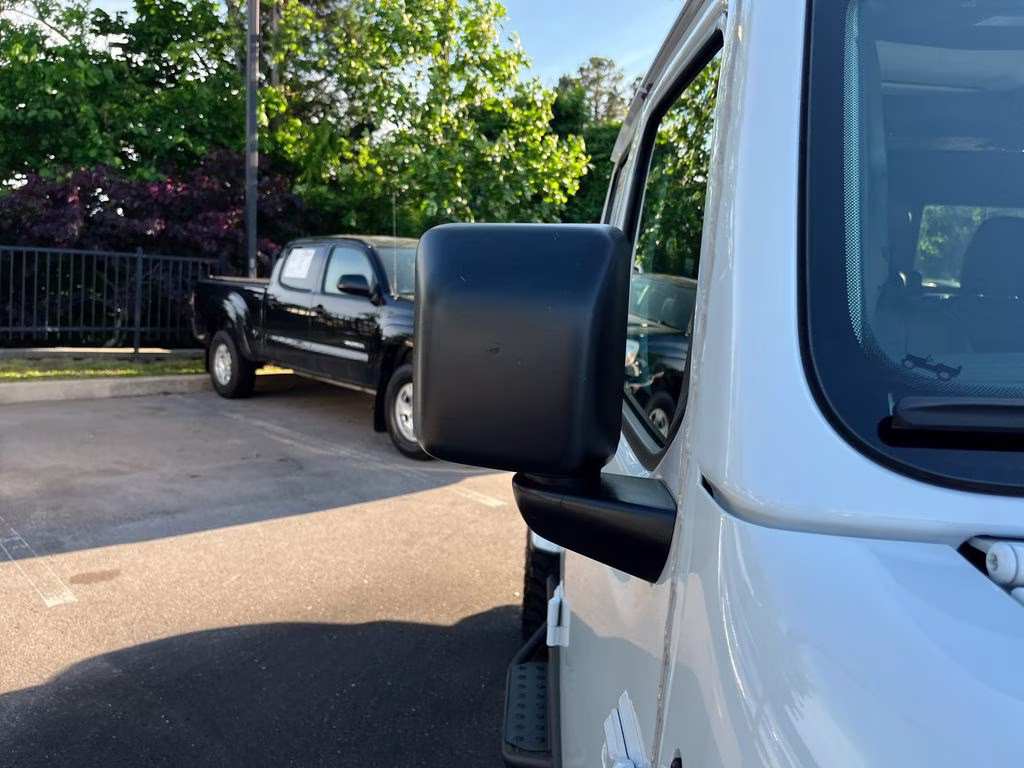 2022 Bright White Clearcoat Jeep Gladiator Mojave 4X4 Truck