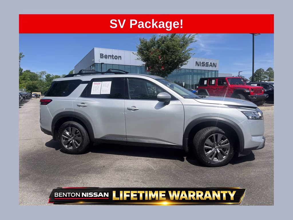 2022 Nissan Pathfinder SV 2WD's photo