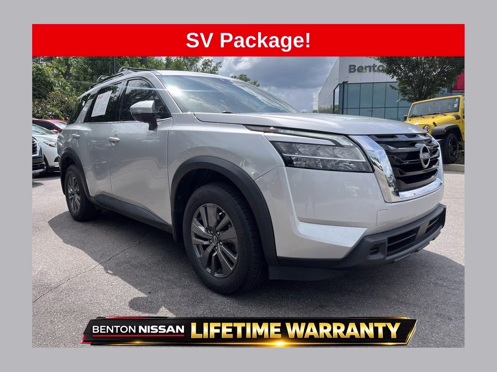 2022 Brilliant Silver Metallic Nissan Pathfinder SV FWD SUV
