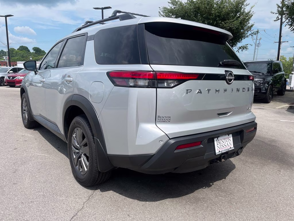 2022 Brilliant Silver Metallic Nissan Pathfinder SV FWD SUV
