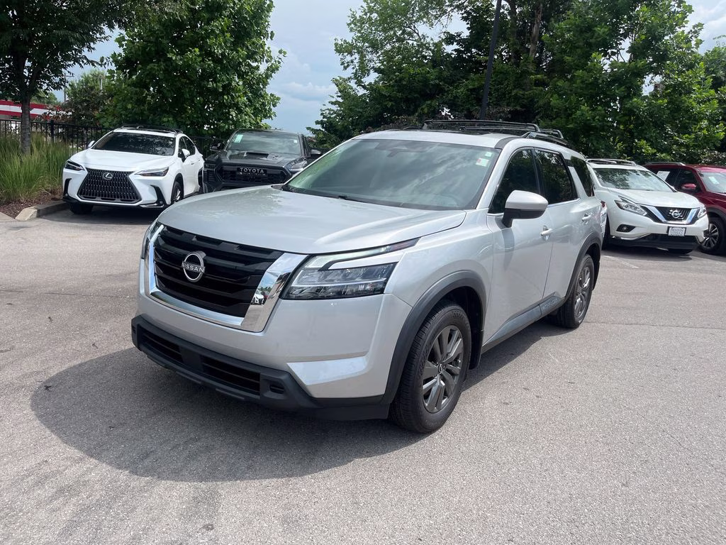 2022 Brilliant Silver Metallic Nissan Pathfinder SV FWD SUV
