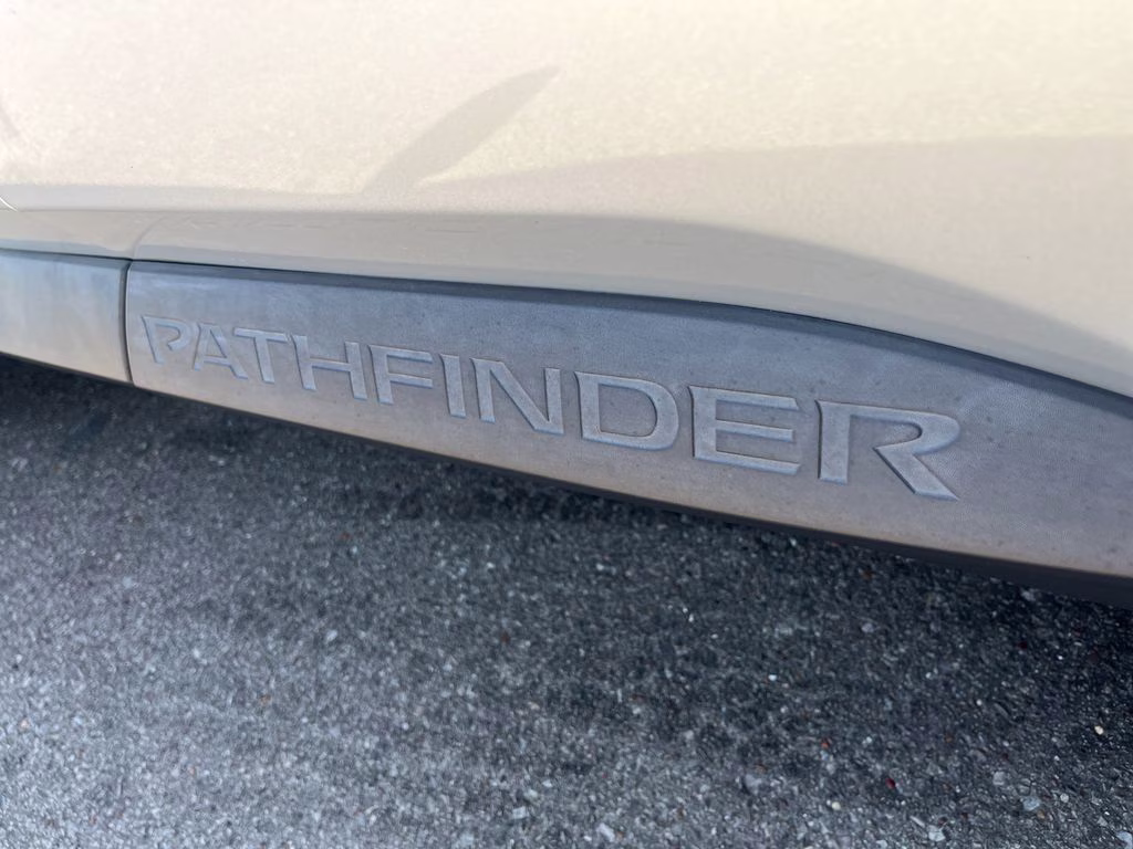 2022 Brilliant Silver Metallic Nissan Pathfinder SV FWD SUV