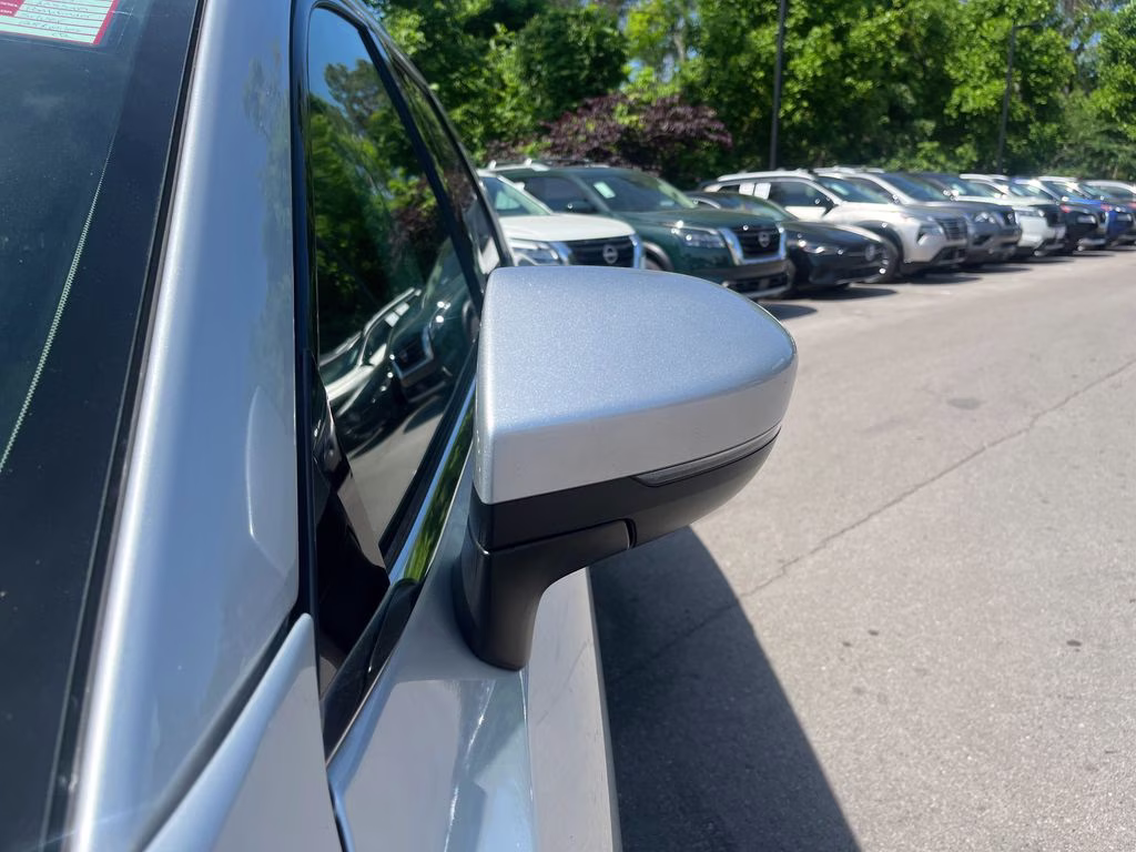 2022 Brilliant Silver Metallic Nissan Pathfinder SV FWD SUV