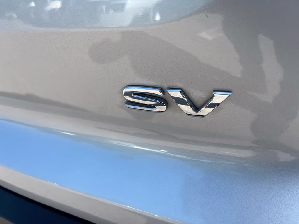 2022 Brilliant Silver Metallic Nissan Pathfinder SV FWD SUV