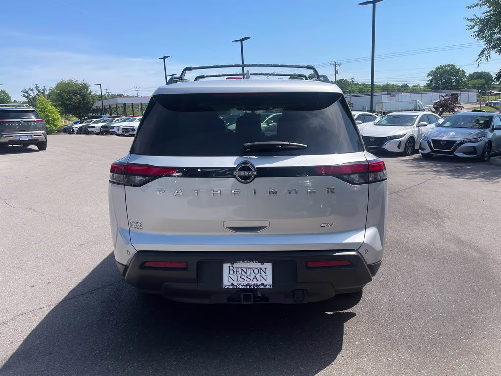 2022 Brilliant Silver Metallic Nissan Pathfinder SV FWD SUV