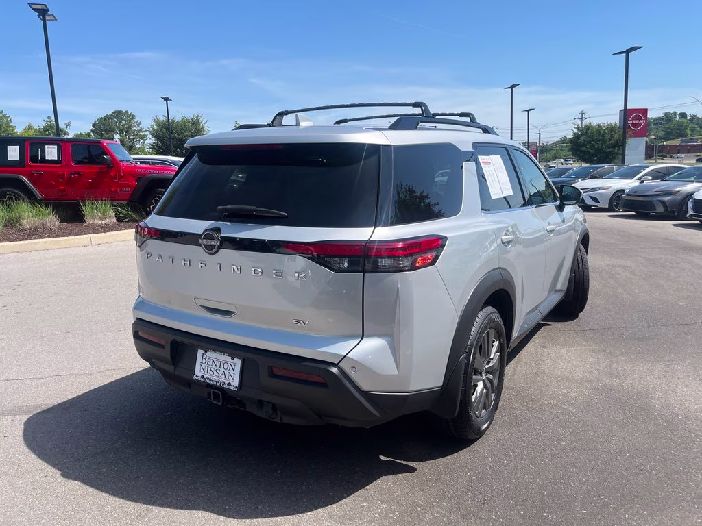 2022 Brilliant Silver Metallic Nissan Pathfinder SV FWD SUV