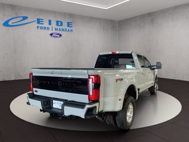 2026 Avalanche Ford Super Duty F-350 DRW Platinum 4X4 Truck