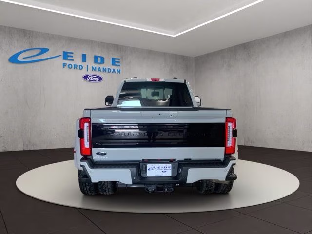 2026 Avalanche Ford Super Duty F-350 DRW Platinum 4X4 Truck