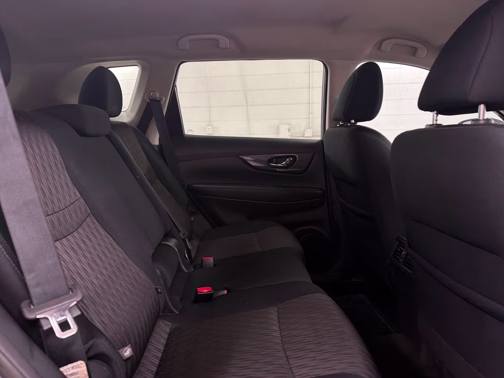 2018 Gun Metallic Nissan Rogue SV FWD SUV