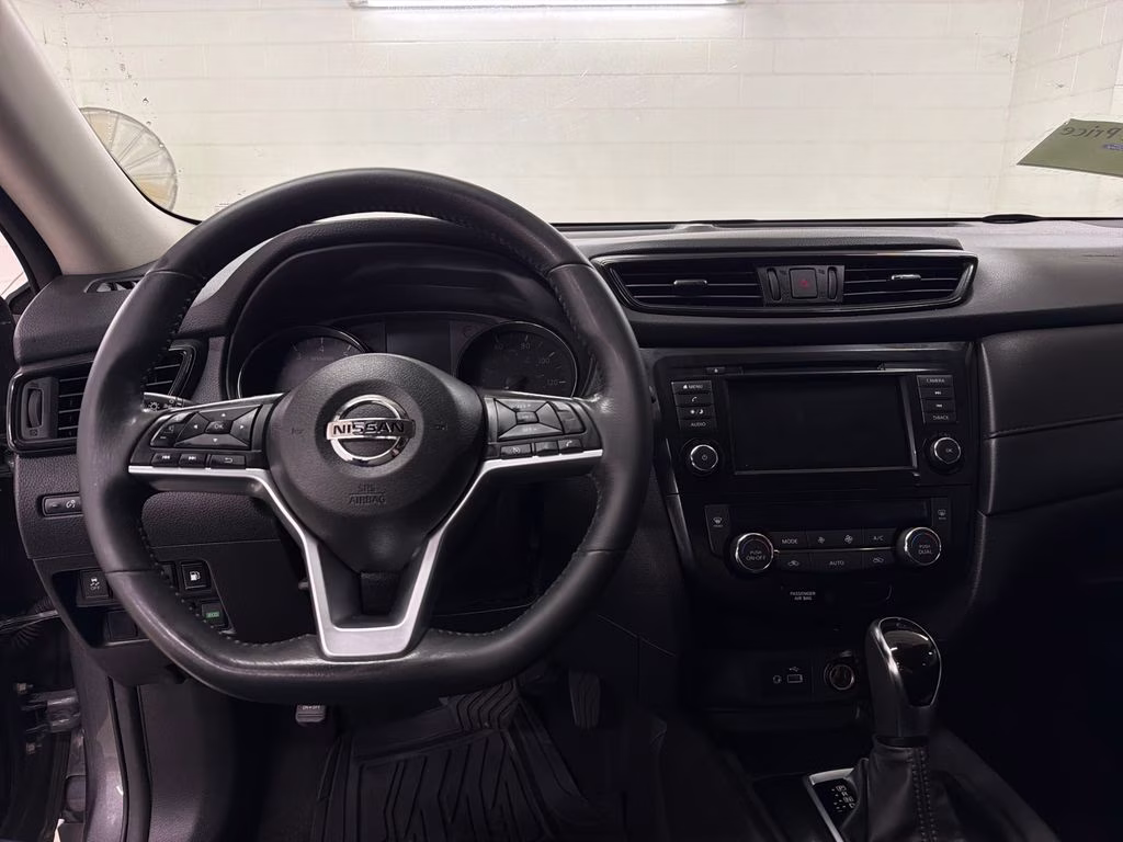 2018 Gun Metallic Nissan Rogue SV FWD SUV