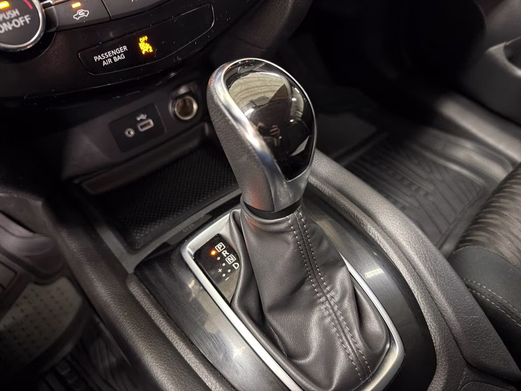 2018 Gun Metallic Nissan Rogue SV FWD SUV