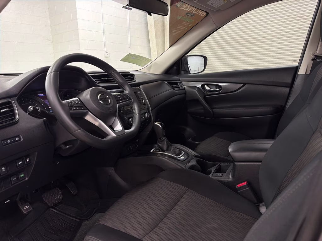 2018 Gun Metallic Nissan Rogue SV FWD SUV