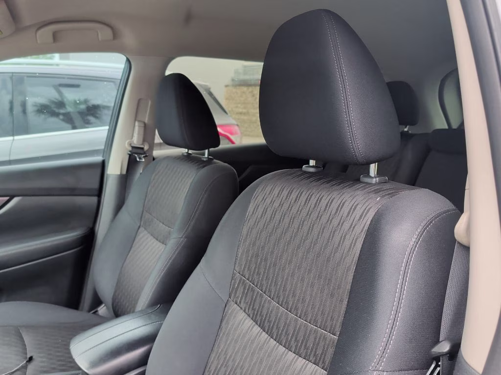 2018 Gun Metallic Nissan Rogue SV FWD SUV