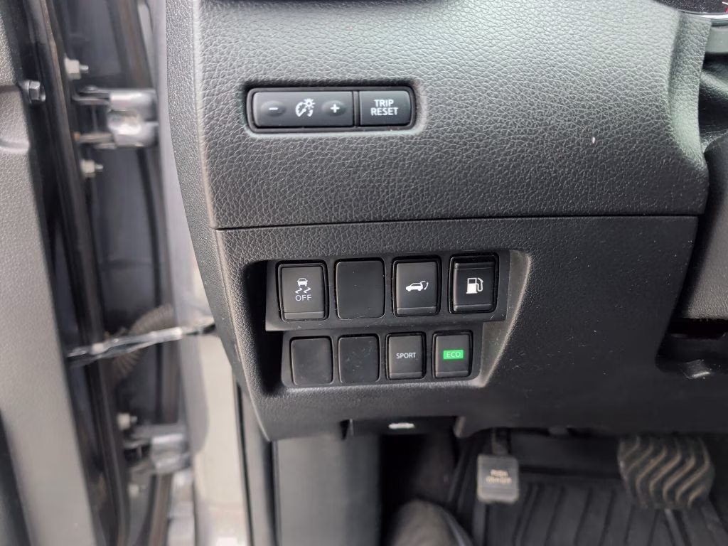 2018 Gun Metallic Nissan Rogue SV FWD SUV