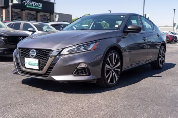 2020 Gun Metallic Nissan Altima 2.5 SR AWD Sedan