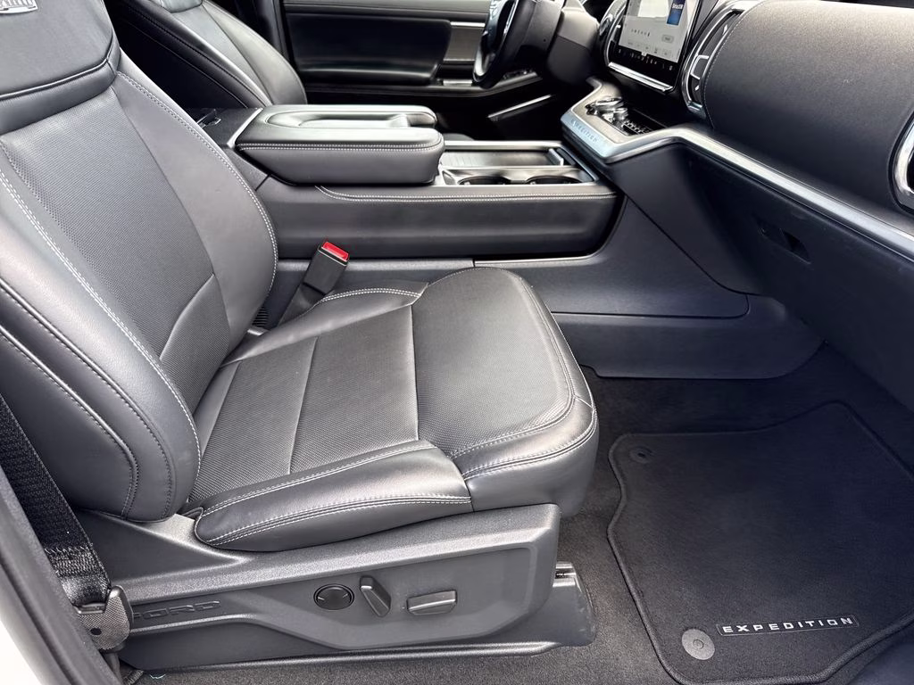 2025 Oxford White Ford Expedition Max Platinum 4X4 SUV
