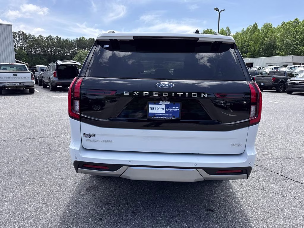 2025 Oxford White Ford Expedition Max Platinum 4X4 SUV