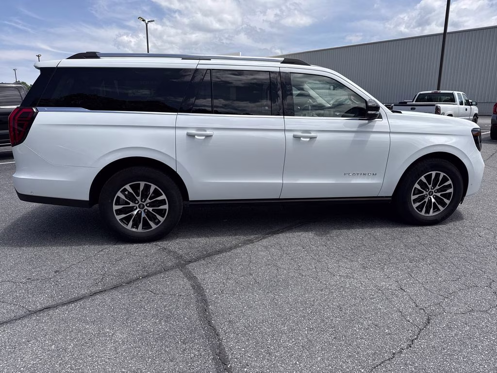 2025 Oxford White Ford Expedition Max Platinum 4X4 SUV