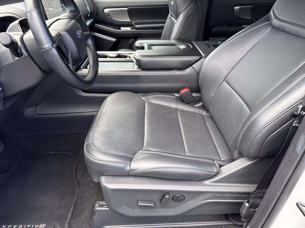 2025 Oxford White Ford Expedition Max Platinum 4X4 SUV