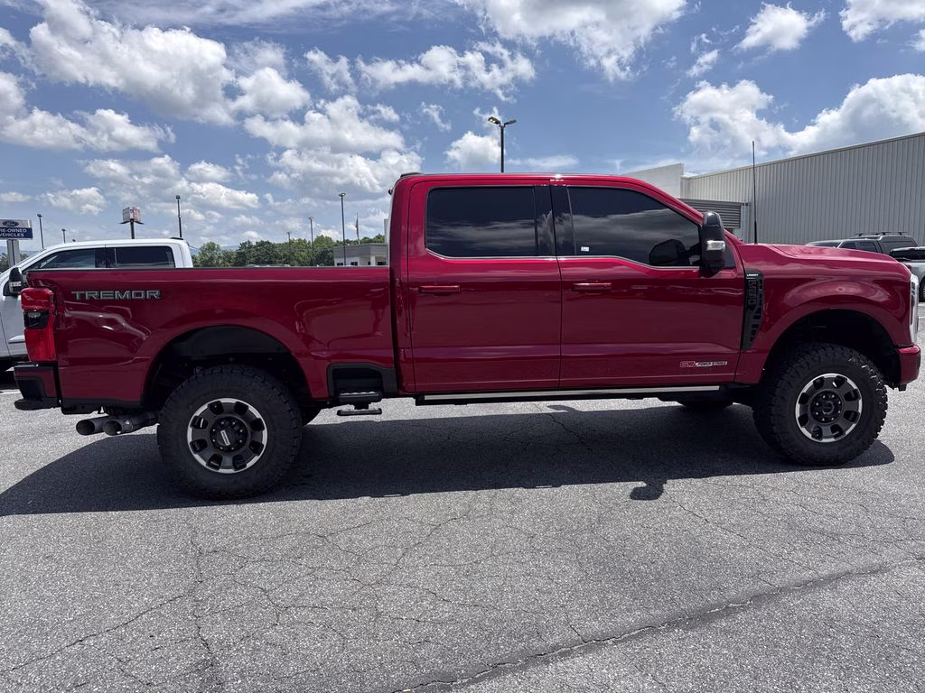 2024 Rapid Red Metallic Tinted Clearcoat Ford Super Duty F-250 SRW Lariat 4X4 Truck