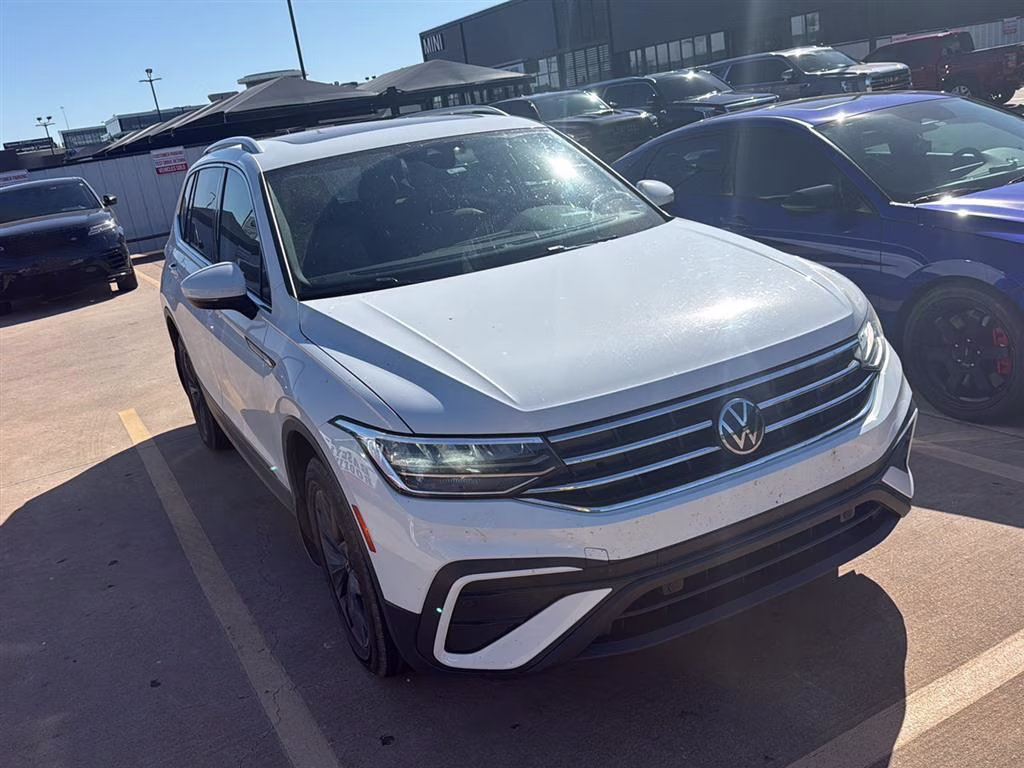 2022 Pure White Volkswagen Tiguan SE AWD SUV