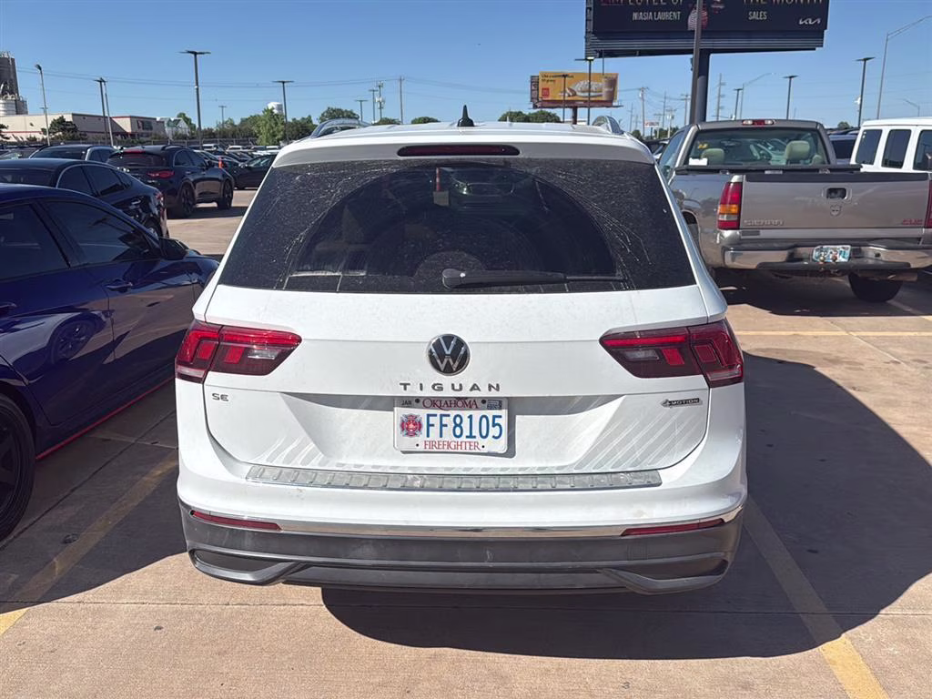 2022 Pure White Volkswagen Tiguan SE AWD SUV