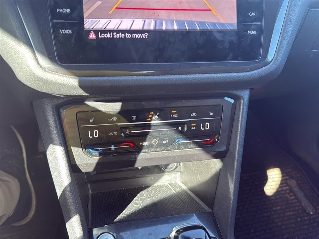 2022 Pure White Volkswagen Tiguan SE AWD SUV